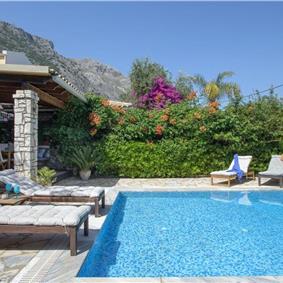 3 bedroom villa with pool and sea views in Barbati, Corfu, sleeps 8